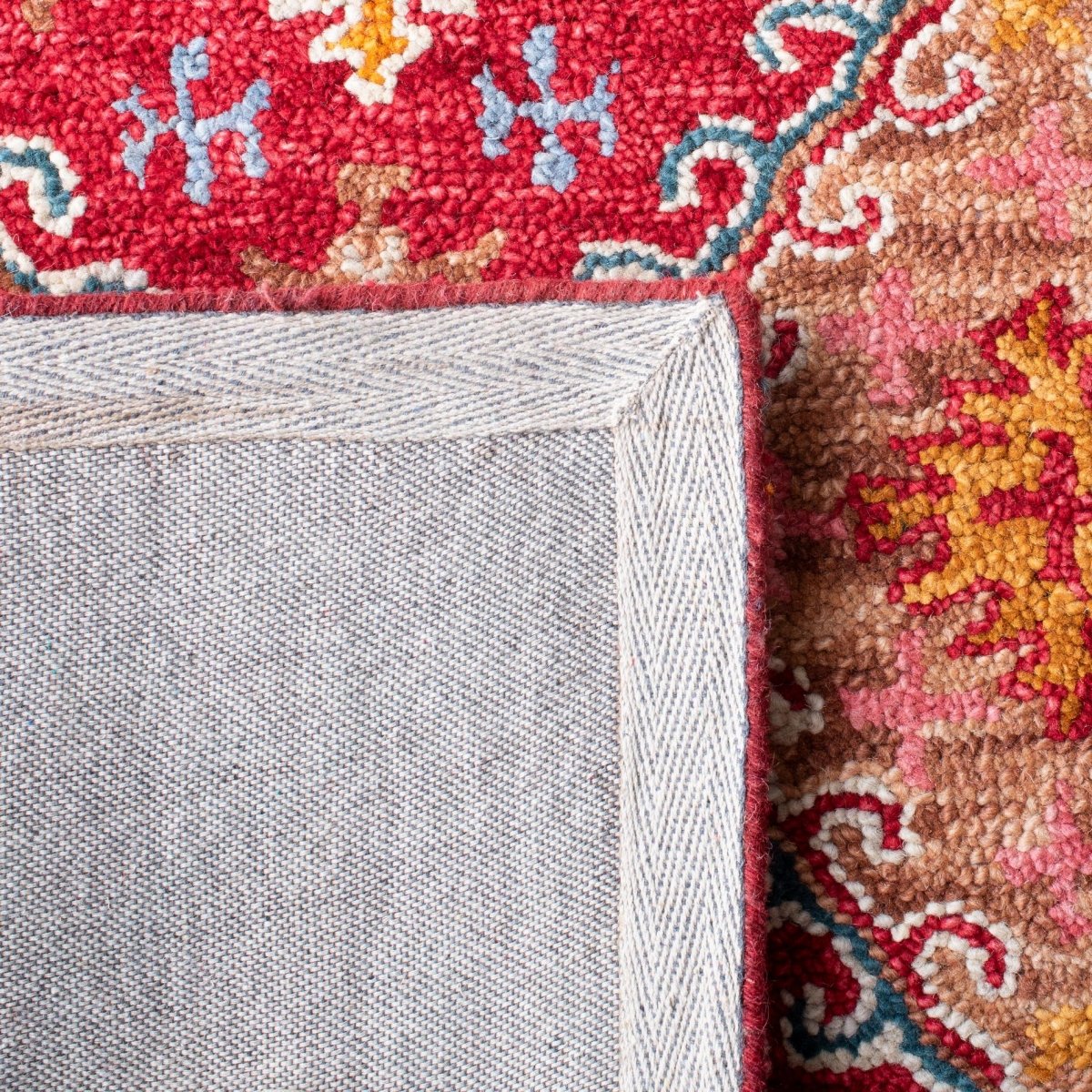 Safavieh Aspen Apn529Q Red/Gold Rugs.