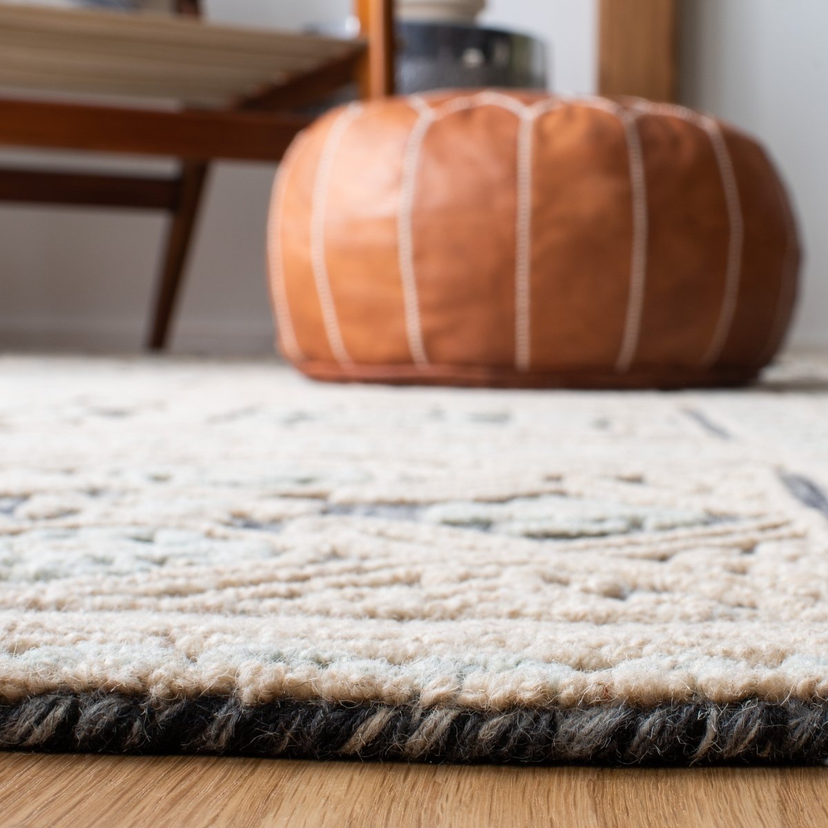 Safavieh Aspen Apn532H Charcoal Rugs.