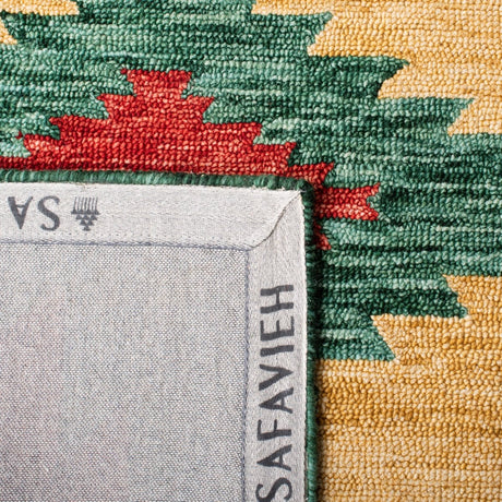 Safavieh Aspen Apn704Y Green/Red Rugs.