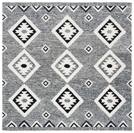 Safavieh Aspen Apn814Z Black/Ivory Rug.
