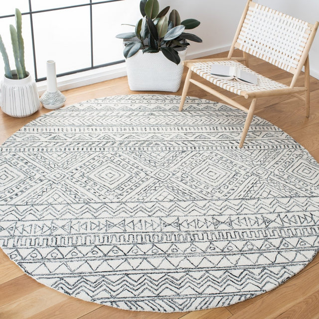 Safavieh Aspen Apn821A Ivory/Black Rug.