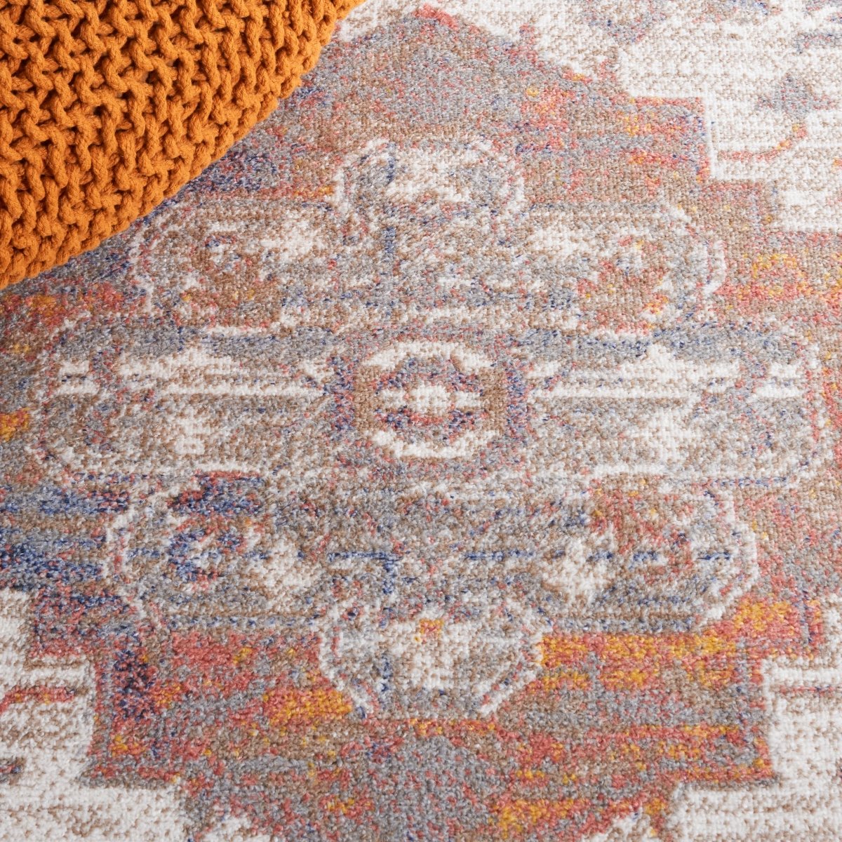Safavieh Astoria Asa406B Beige/Ivory Rug.