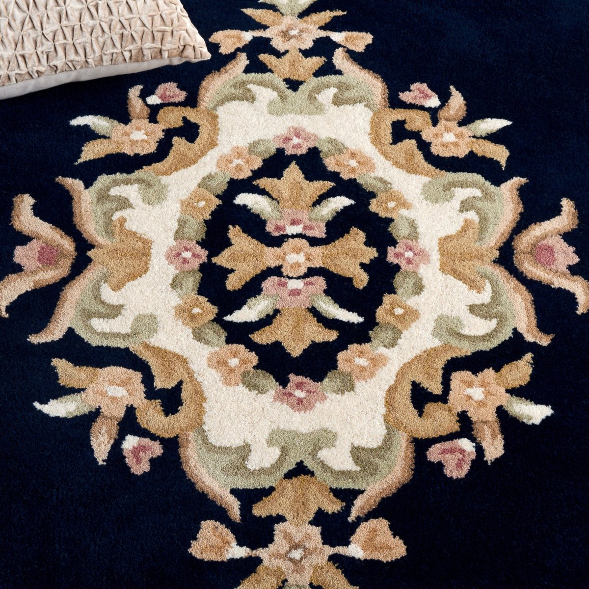 Safavieh Aubusson Aub301N Navy/Ivory Rug.