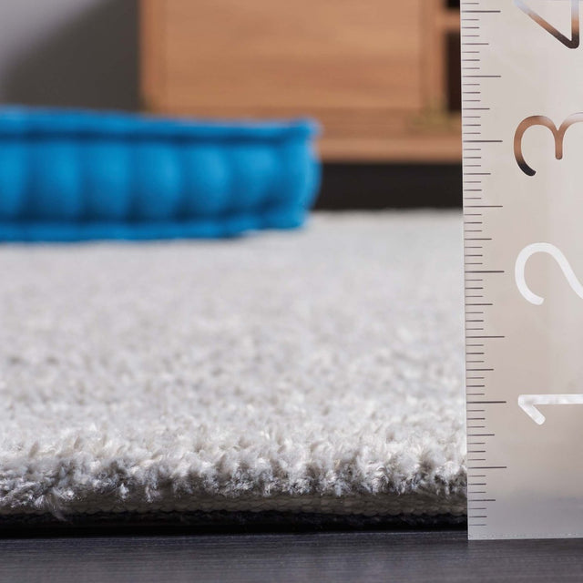 Safavieh Audrey Aud101F Ivory/Grey Rug.
