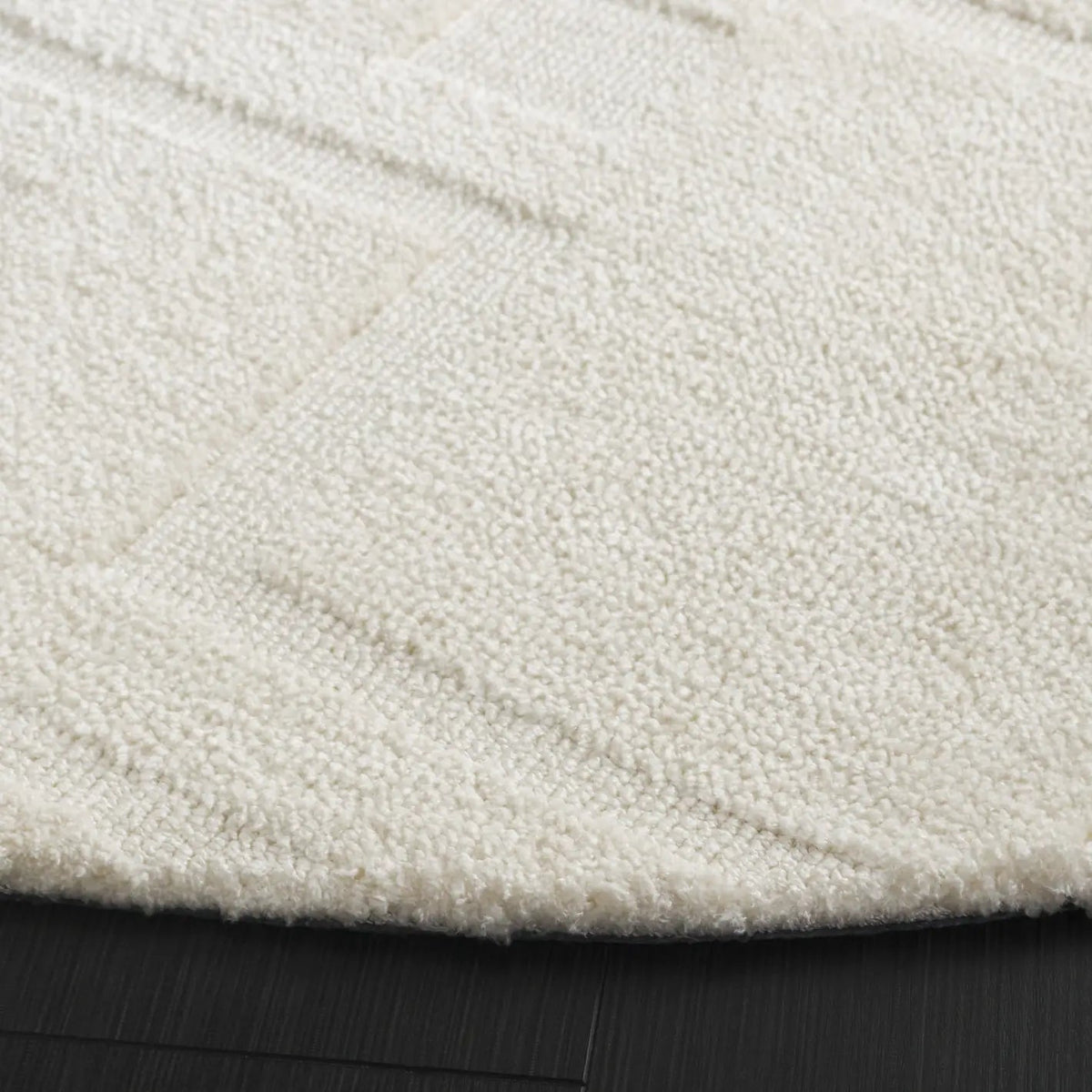 Safavieh Audrey 6'-0" x 6'-0" Rug in Ivory