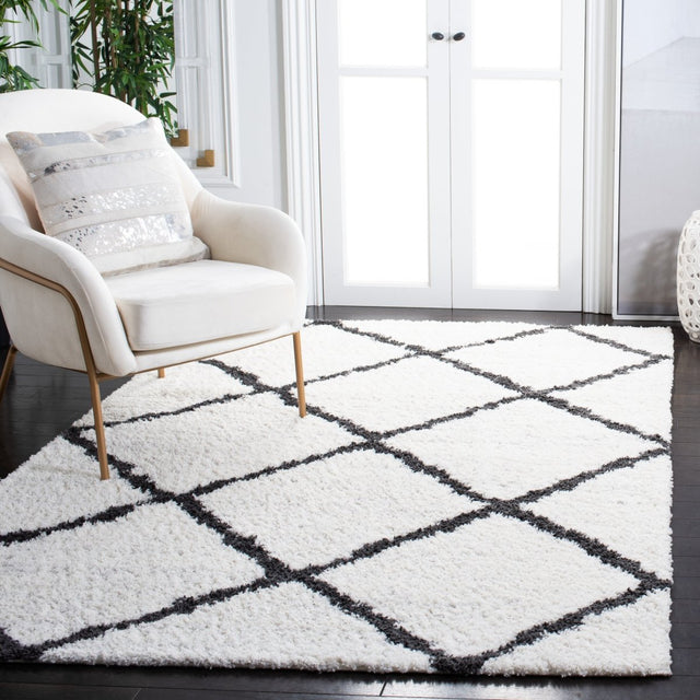 Safavieh August Shag Aug502A Ivory/Black Rugs.