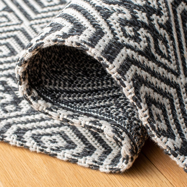 Safavieh Augustine Agt402H Black/Light Grey Rugs.