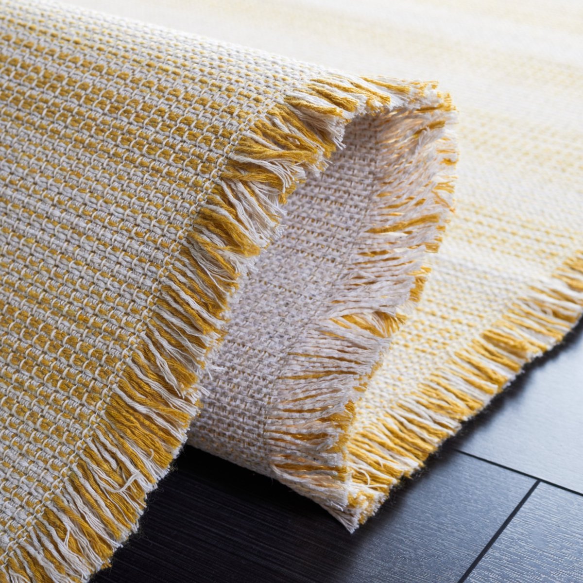 Safavieh Augustine Agt501C Ivory/Yellow Rug.