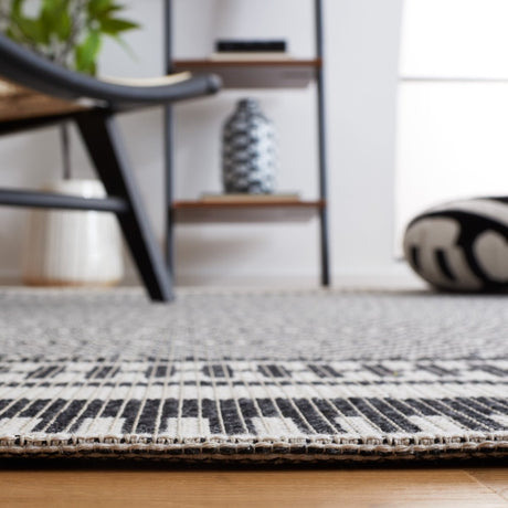 Safavieh Augustine Agt505Z Ivory/Black Rug.