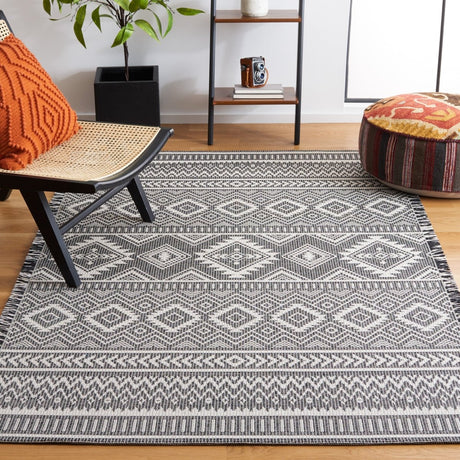 Safavieh Augustine Agt506Z Ivory/Black Rug.