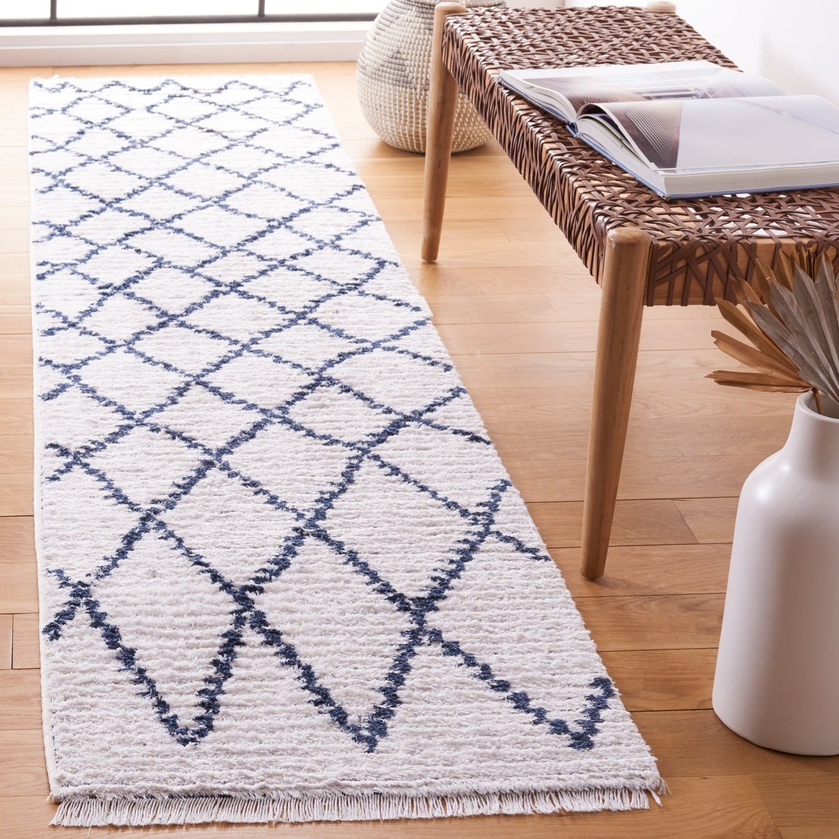 Safavieh Augustine Agt850N Ivory/Navy Rug.