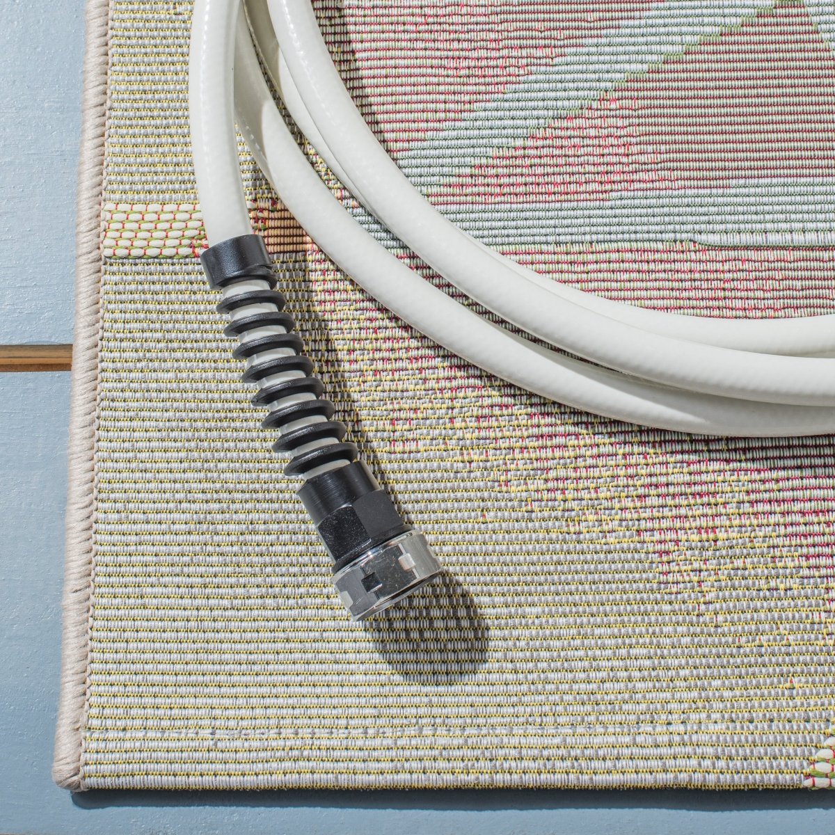 Safavieh Barbados Bar551F Grey/Pink Rugs.