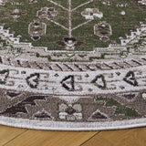 Safavieh Bayside 6'-7" x 6'-7" Rug in Green / Ivory