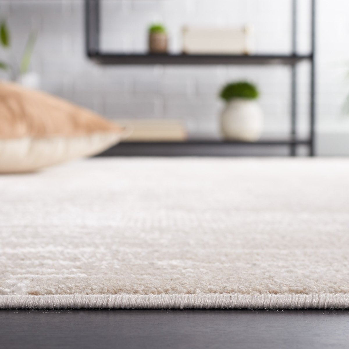 Safavieh Bayside Bay132B Beige/Ivory Rug.
