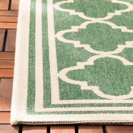 Safavieh Beach House Bhs121Y Green/Creme Rug.