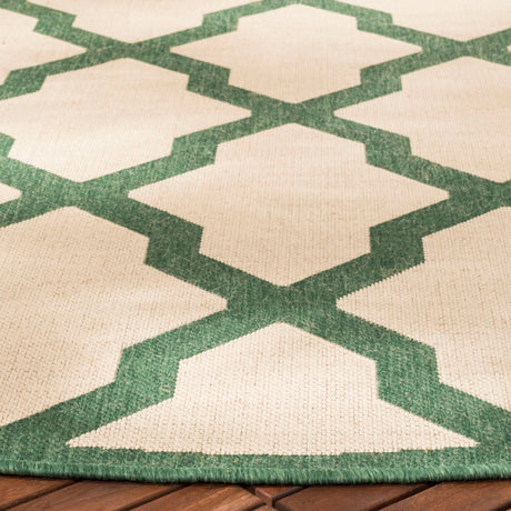 Safavieh Beach House Bhs122W Cream/Green Rugs.