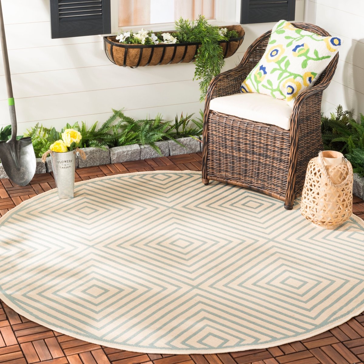 Safavieh Beach House Bhs123L Cream/Aqua Rugs.