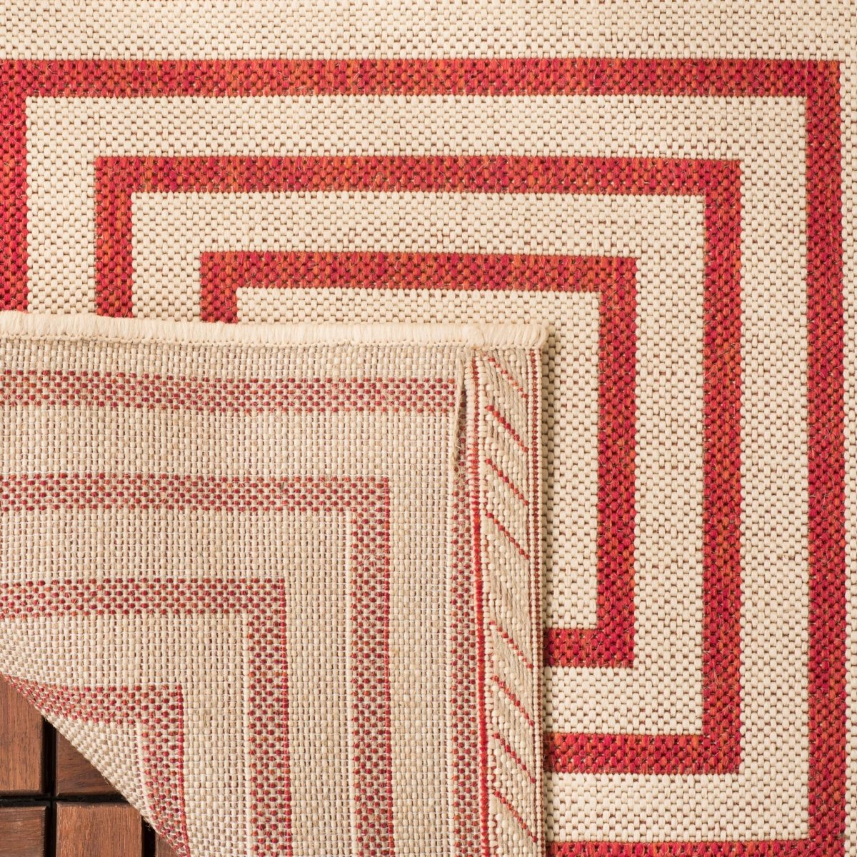 Safavieh Beach House Bhs123Q Red/Creme Rugs.