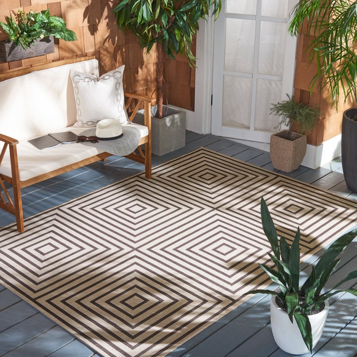 Safavieh Beach House Bhs123U Creme/Brown Rug.