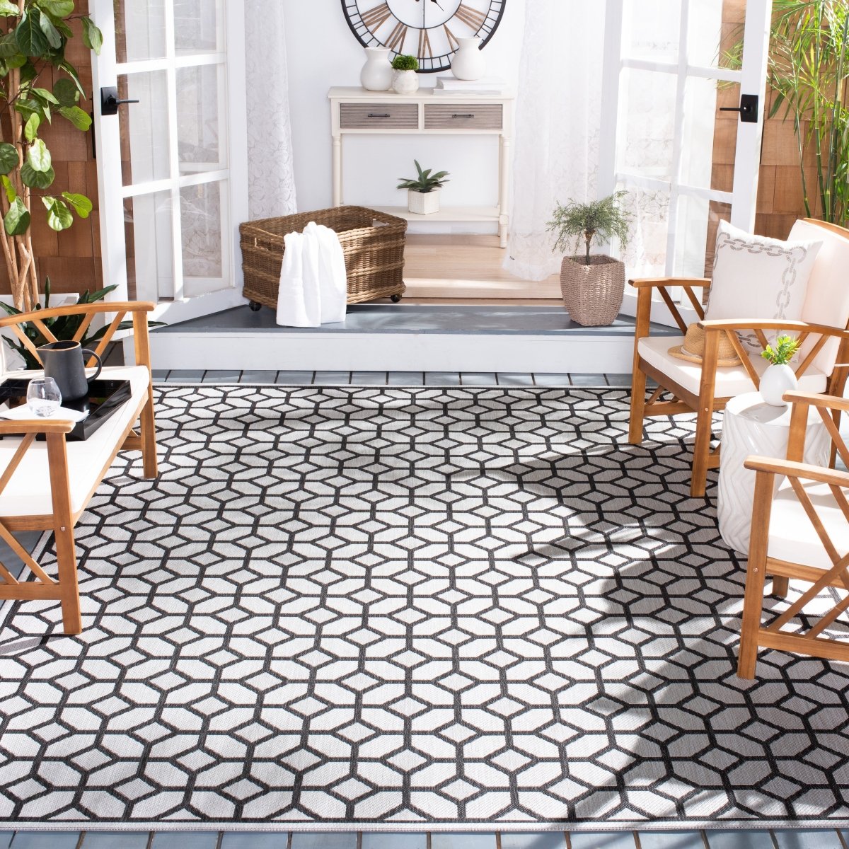 Safavieh Beach House Bhs127A Light Grey/Charcoal Rug.