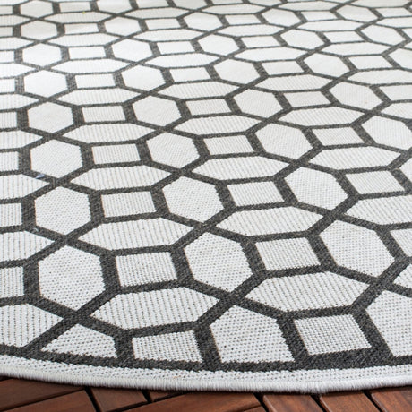 Safavieh Beach House Bhs127A Light Grey/Charcoal Rug.