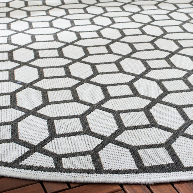 Safavieh Beach House Bhs127A Light Grey/Charcoal Rug.