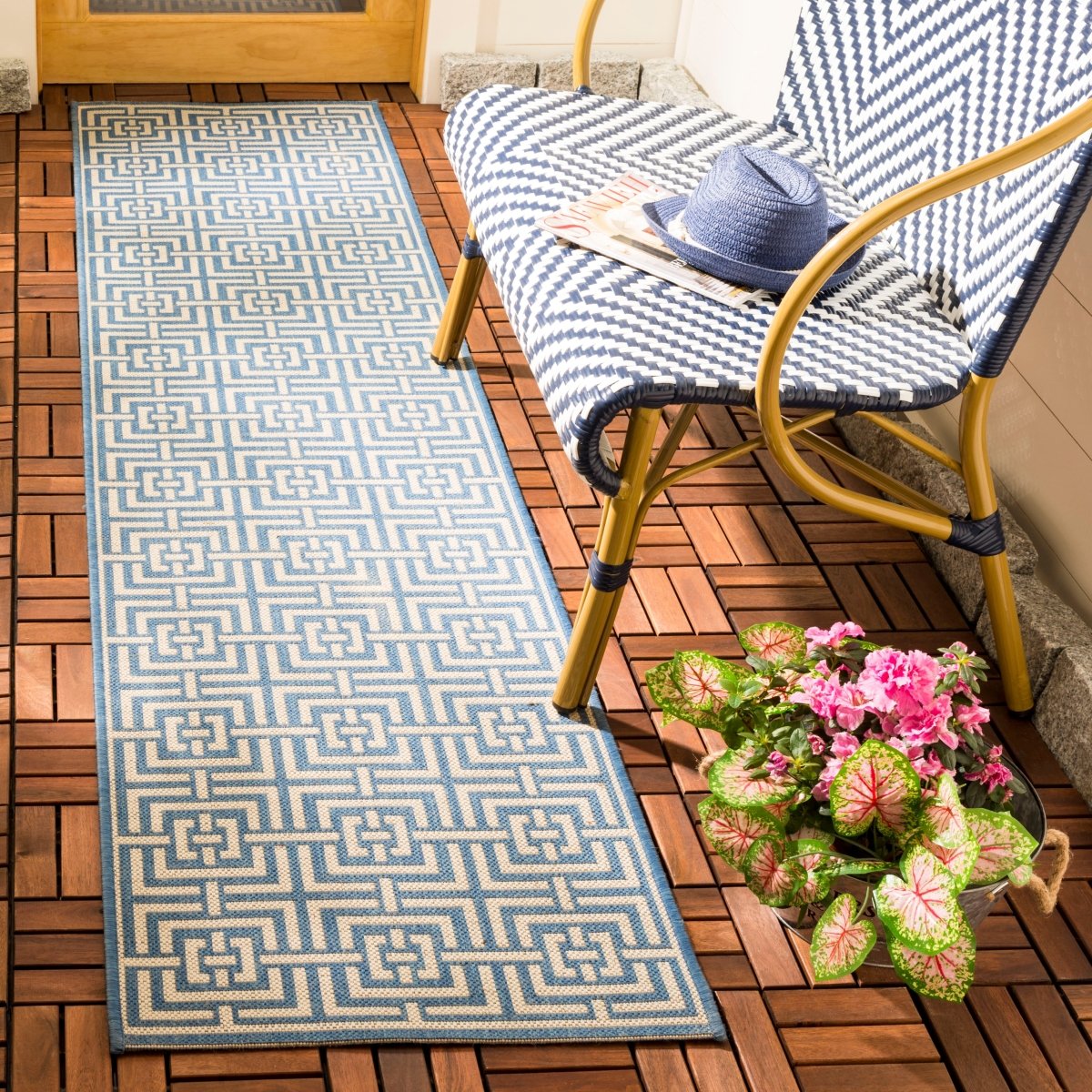 Safavieh Beach House Bhs128M Blue/Creme Rugs.