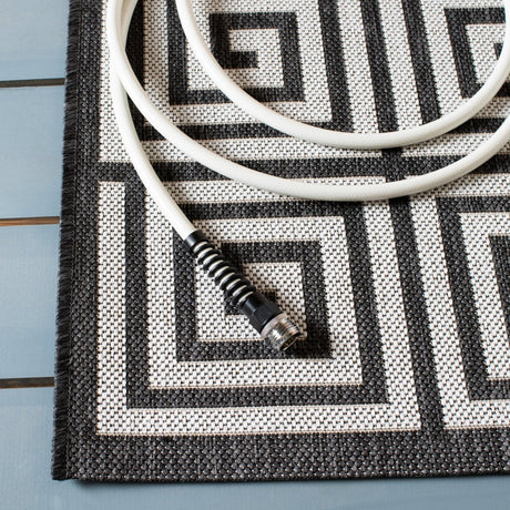 Safavieh Beach House Bhs129A Light Grey/Charcoal Rug.