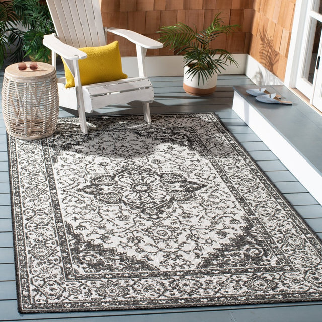 Safavieh Beach House Bhs137A Light Grey/Charcoal Rug.