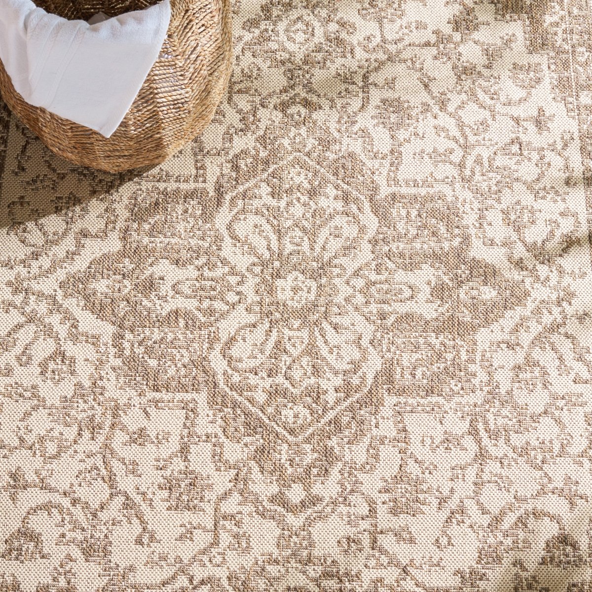 Safavieh Beach House Bhs137C Cream/Beige Rugs.