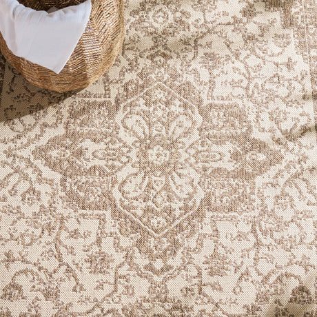 Safavieh Beach House Bhs137C Cream/Beige Rugs.