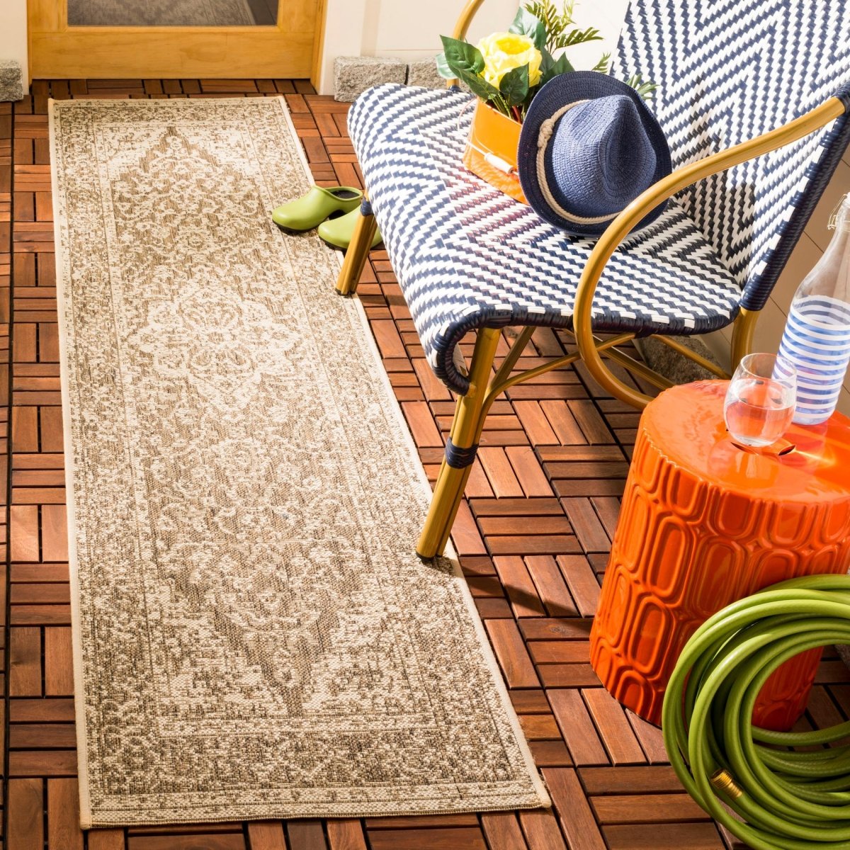 Safavieh Beach House Bhs137D Beige/Cream Rugs.