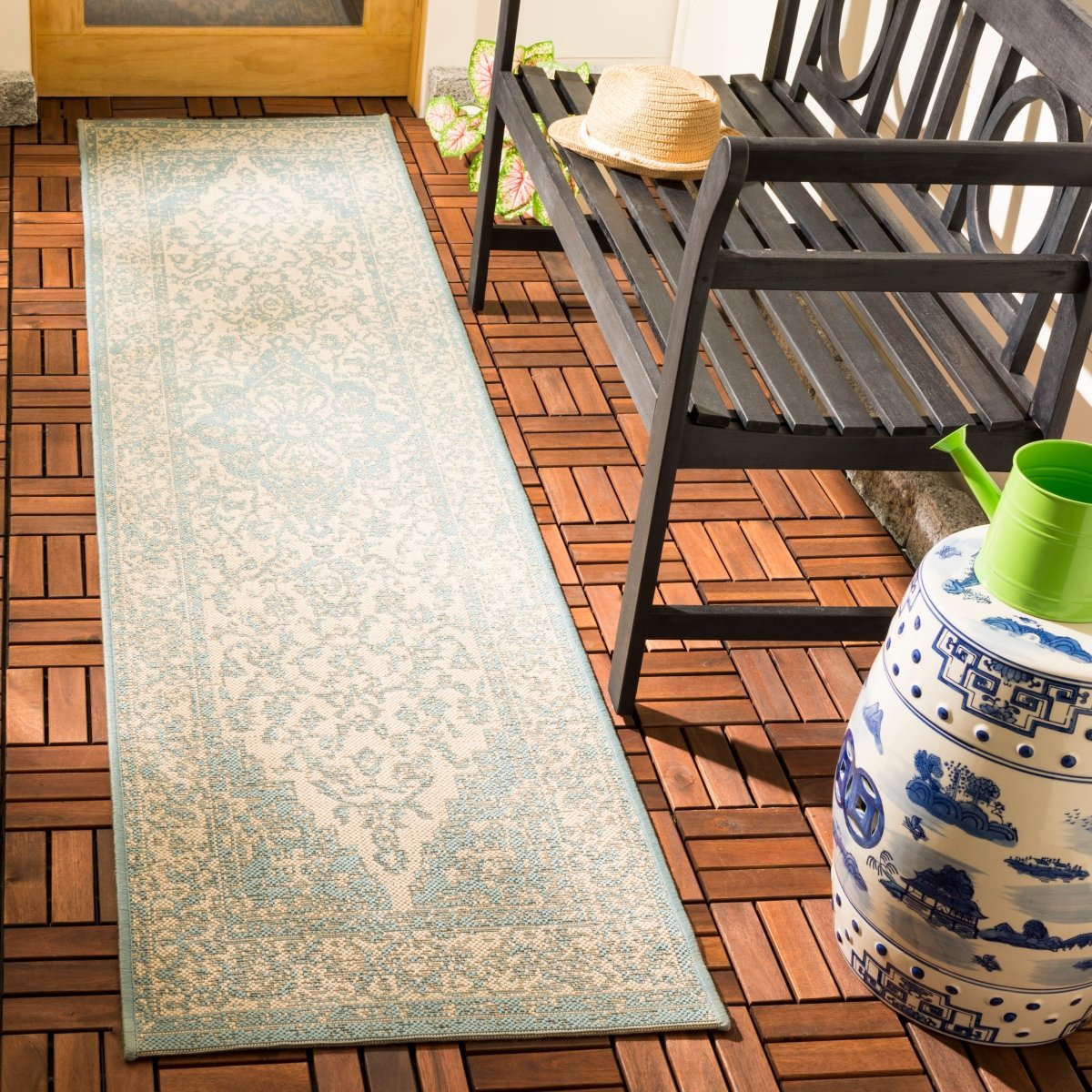 Safavieh Beach House Bhs137L Cream/Aqua Rugs.