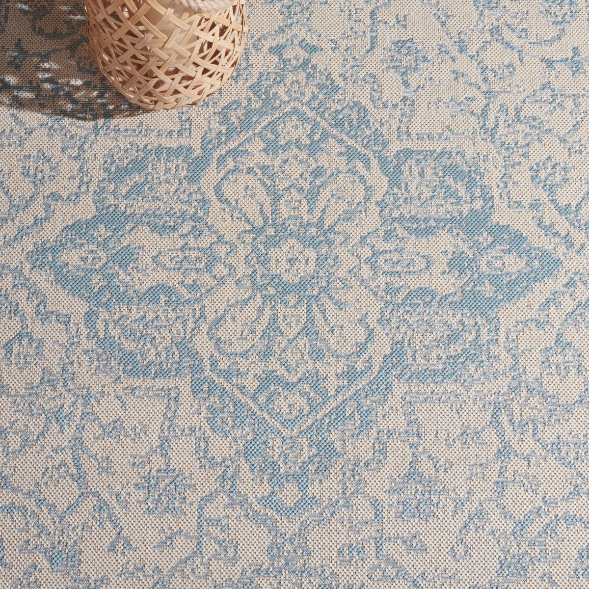 Safavieh Beach House Bhs137L Cream/Aqua Rugs.