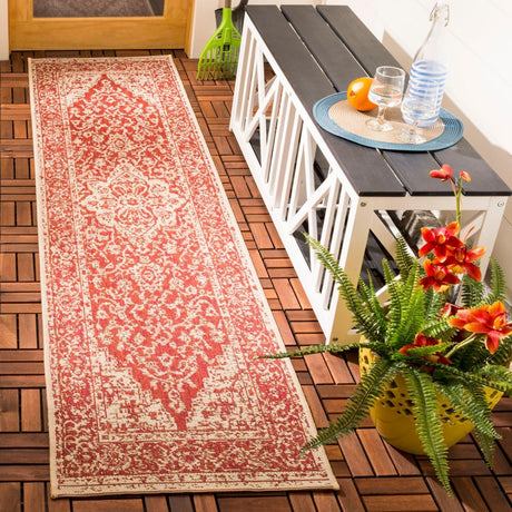 Safavieh Beach House Bhs137Q Red/Creme Rugs.