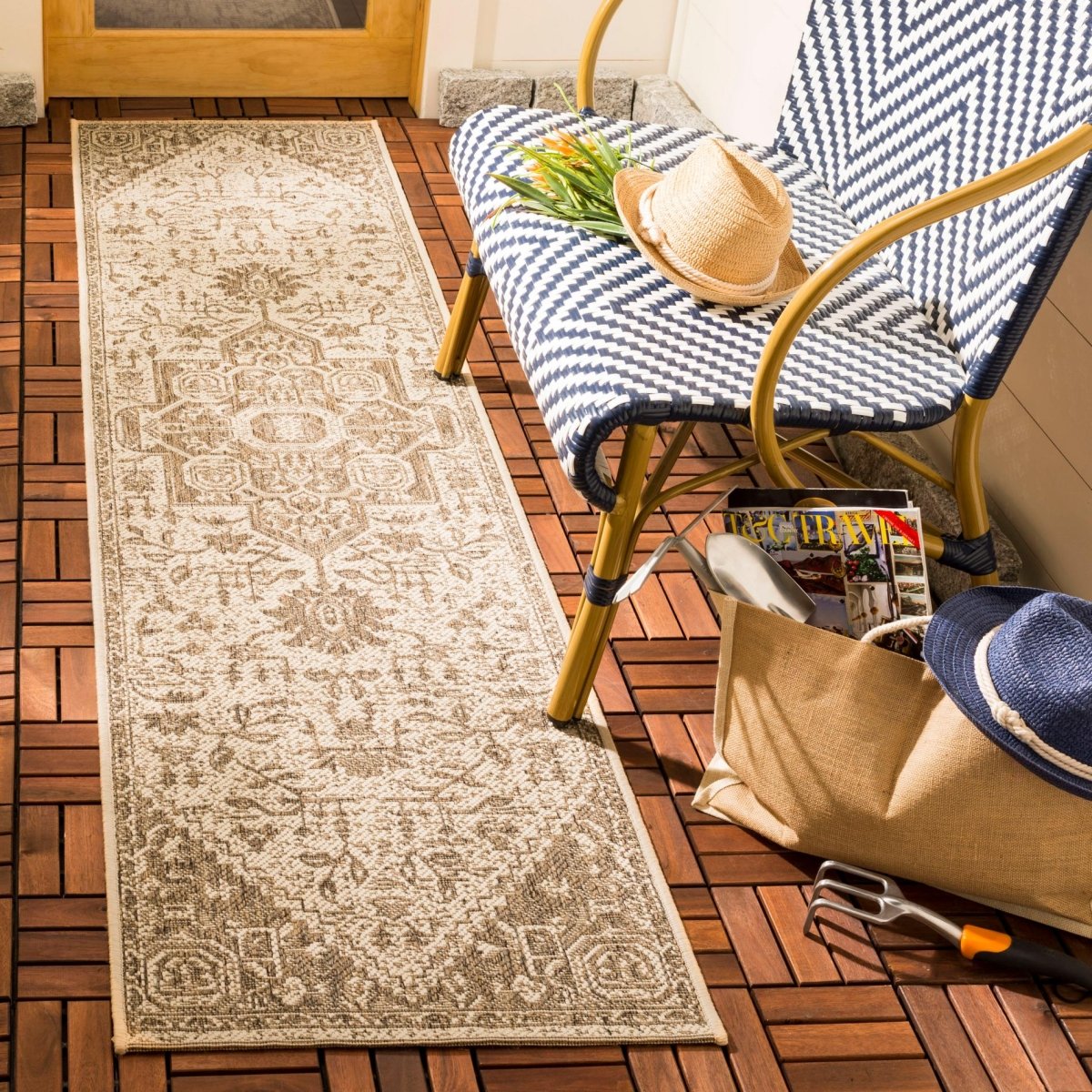 Safavieh Beach House Bhs138B Beige/Cream Rugs.