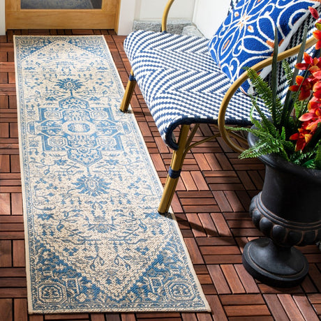 Safavieh Beach House Bhs138M Blue/Creme Rugs.