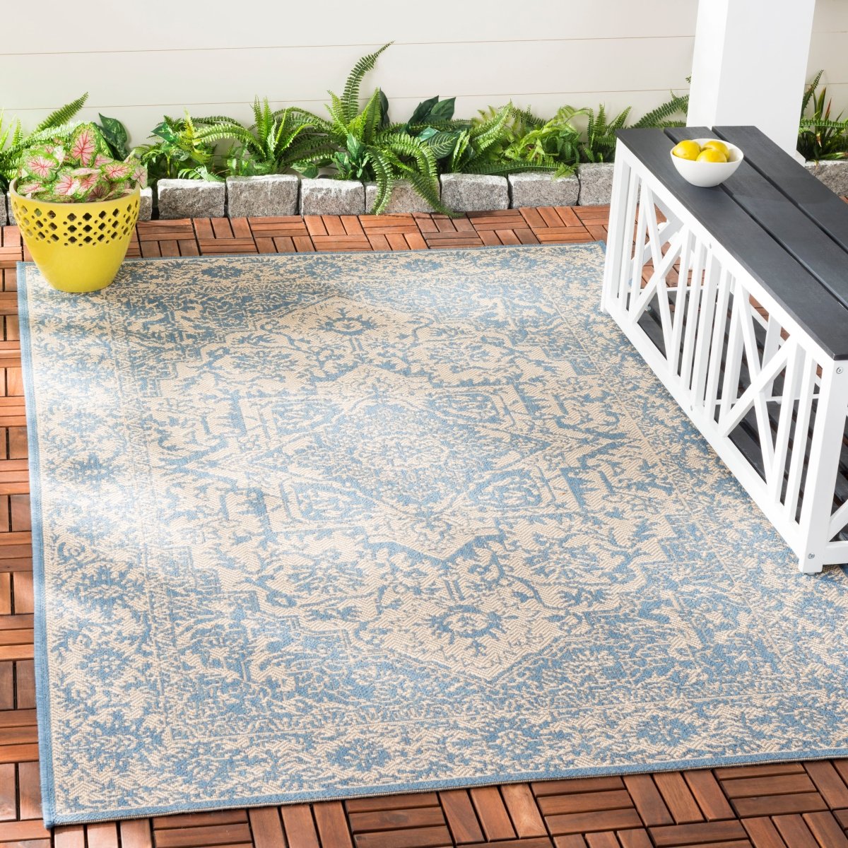 Safavieh Beach House Bhs139N Cream/Blue Rugs.