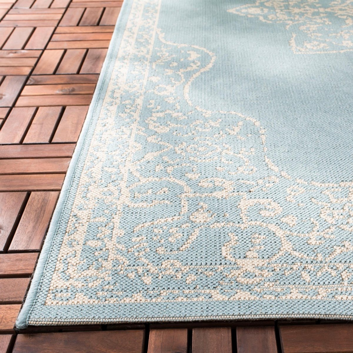 Safavieh Beach House Bhs180L Cream/Aqua Rugs.