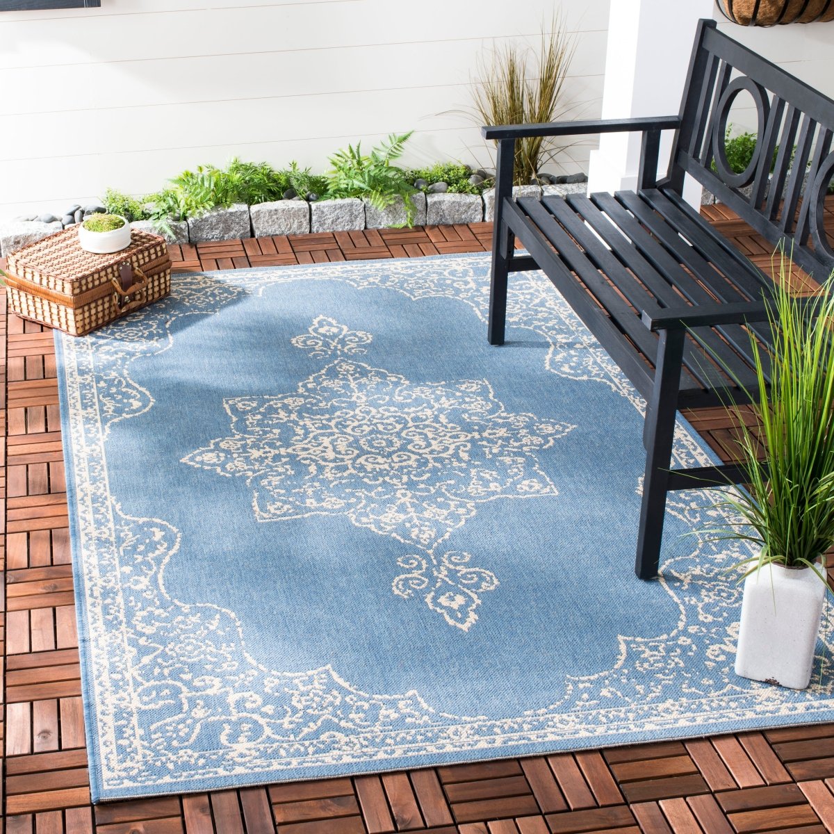 Safavieh Beach House Bhs180N Cream/Blue Rugs.