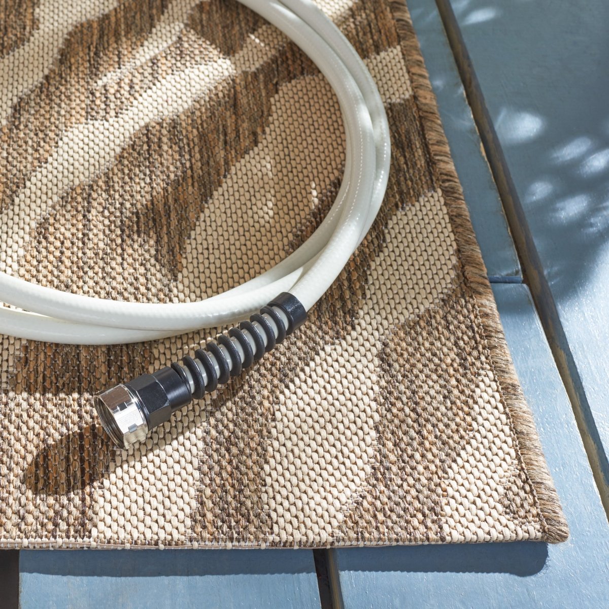 Safavieh Beach House Bhs182A Cream/Beige Rugs.