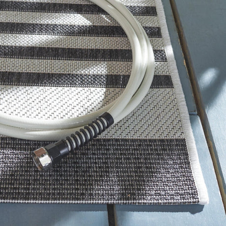 Safavieh Beach House Bhs222F Light Grey/Charcoal Rugs.