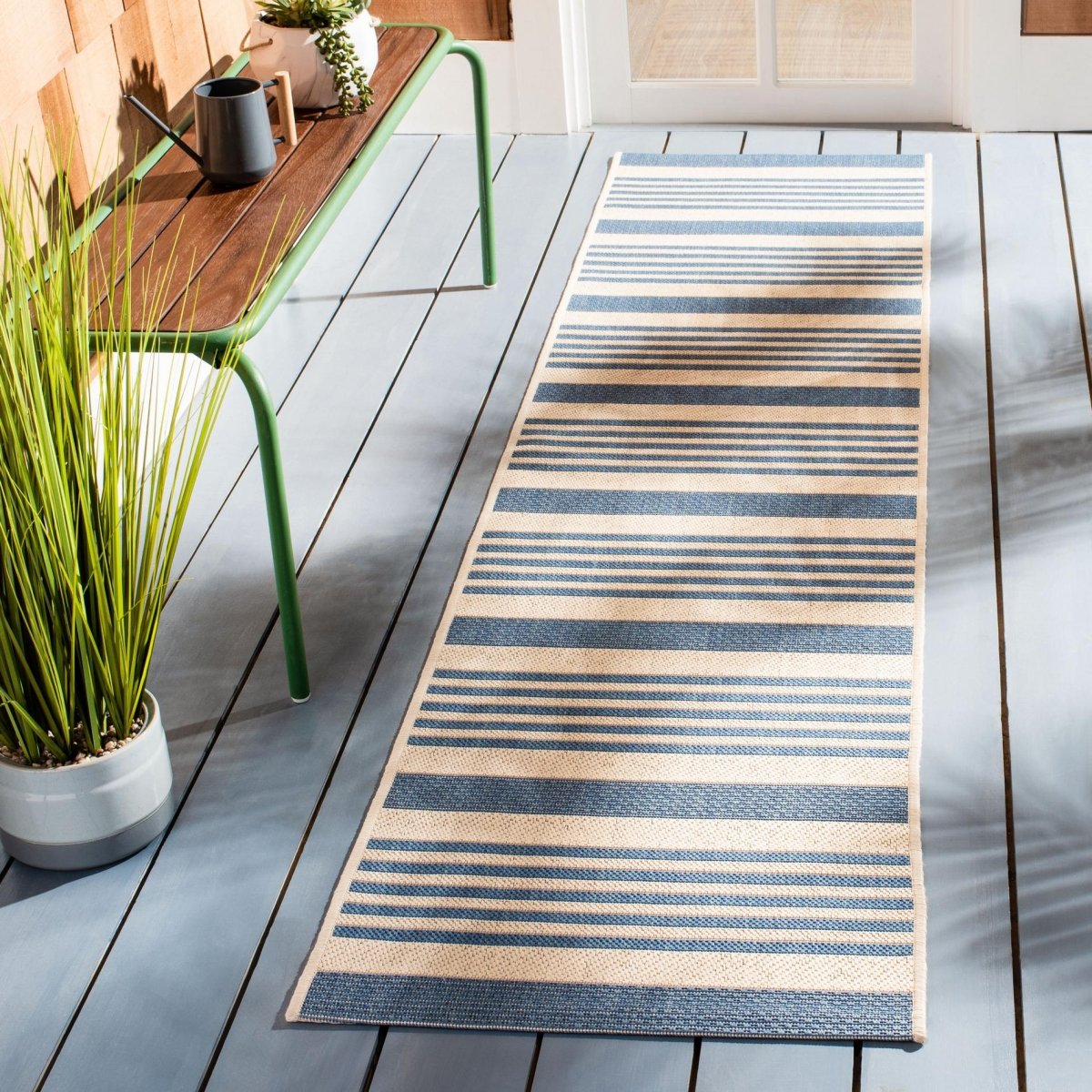 Safavieh Beach House Bhs222M Beige/Blue Rugs.