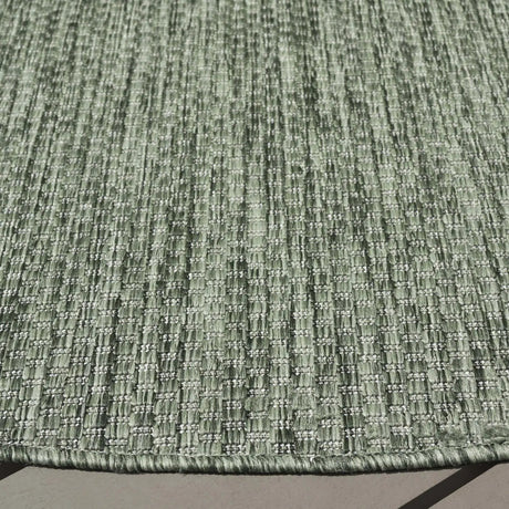 Safavieh Beach House 6'-7" x 6'-7" Rug in Green