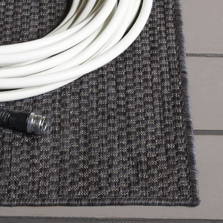 Safavieh Beach House Bhs260Z Black Rug.