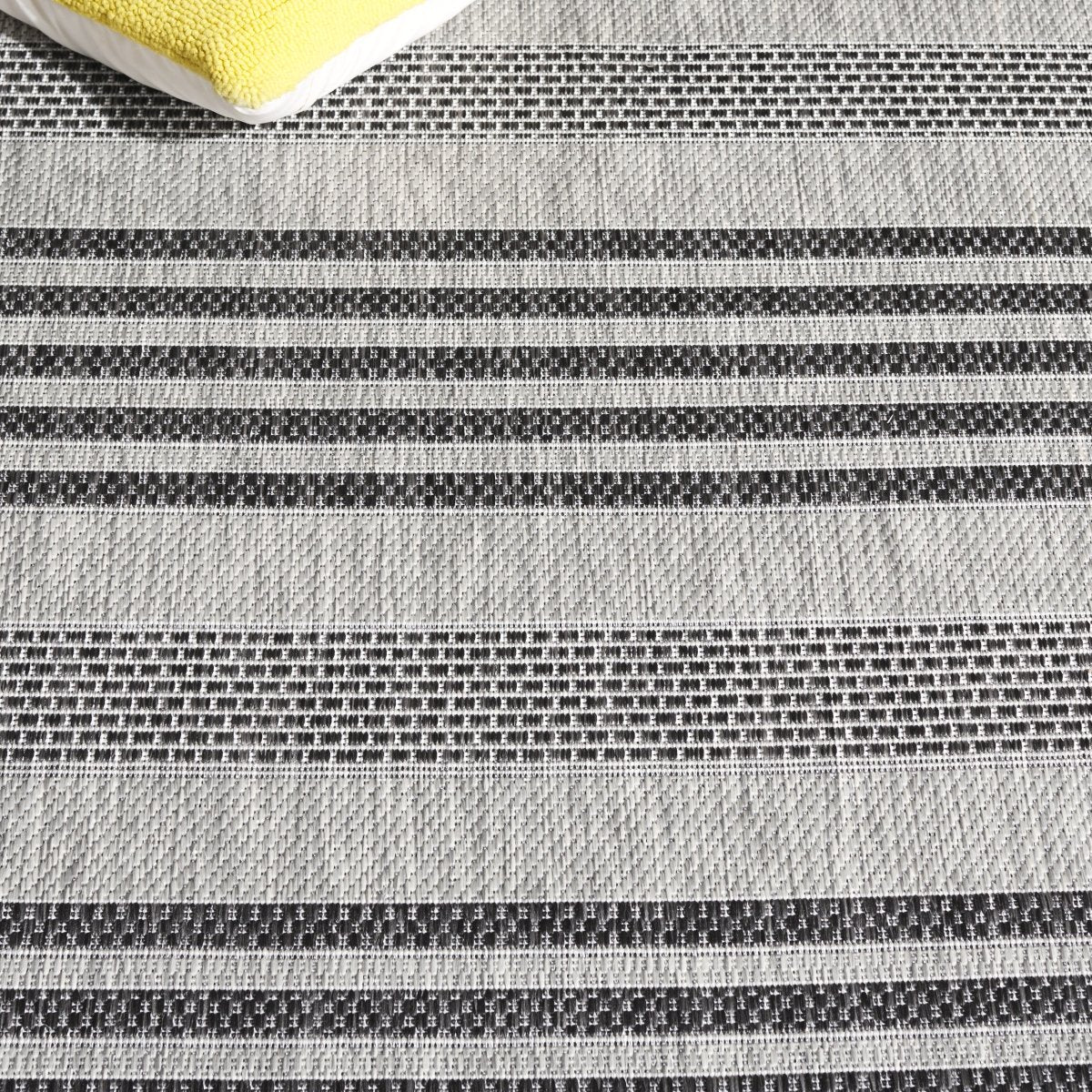 Safavieh Beach House Bhs278F Grey/Charcoal Rug.