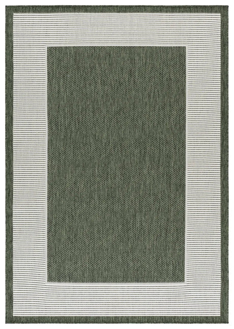 Safavieh Beach House 5'-3" x 7'-6" Rug in Green / Ivory