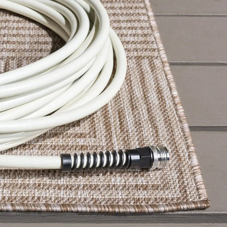 Safavieh Beach House 5'-3" x 7'-6" Rug in Beige / Light Beige