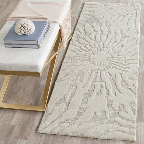 Safavieh Bella Bel129A Silver / Ivory Rugs.