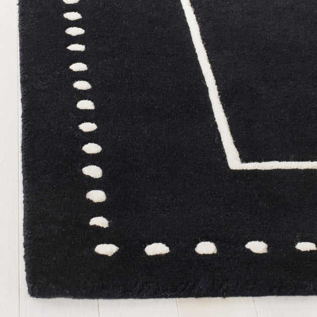 Safavieh Bella Bel151E Black/Ivory Rug - bel151e-3sq